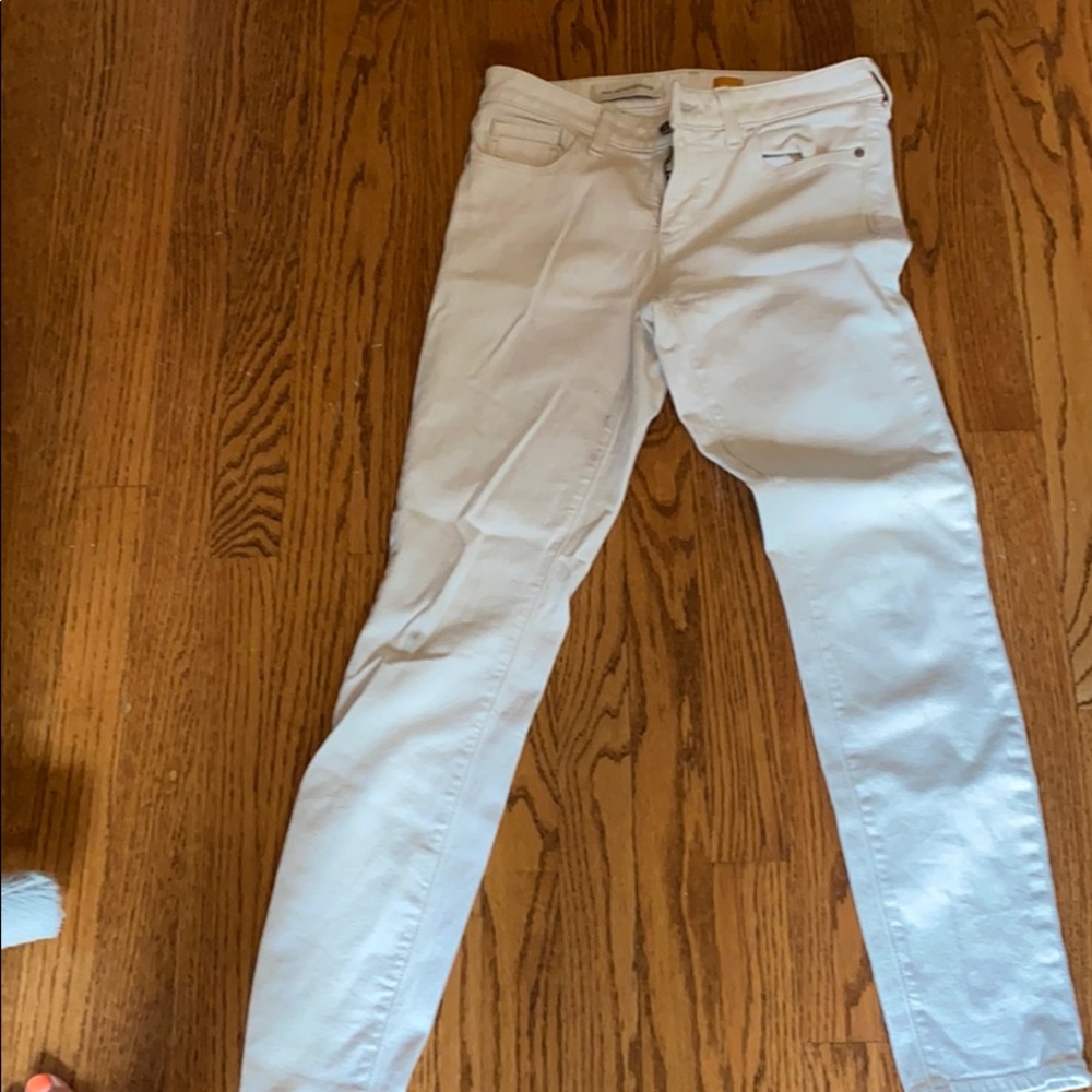 Light kaki jeans